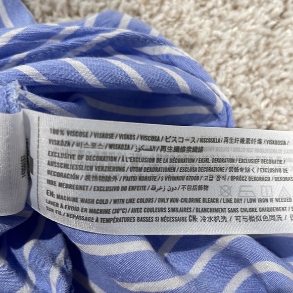 EUC Abercrombie button down- XS - Picture 7 of 7